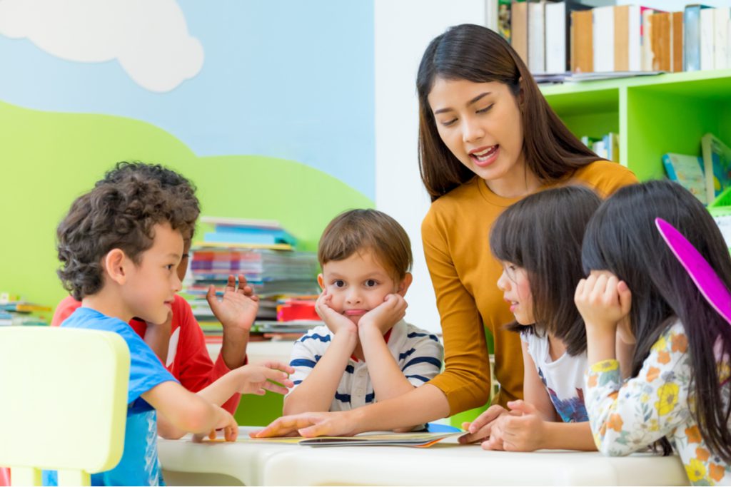 مهد کودک محل مناسبی برای آموزش زبان است